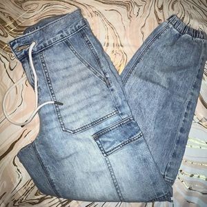 American Eagle Cargo Jean Joggers High Waisted Light Washed